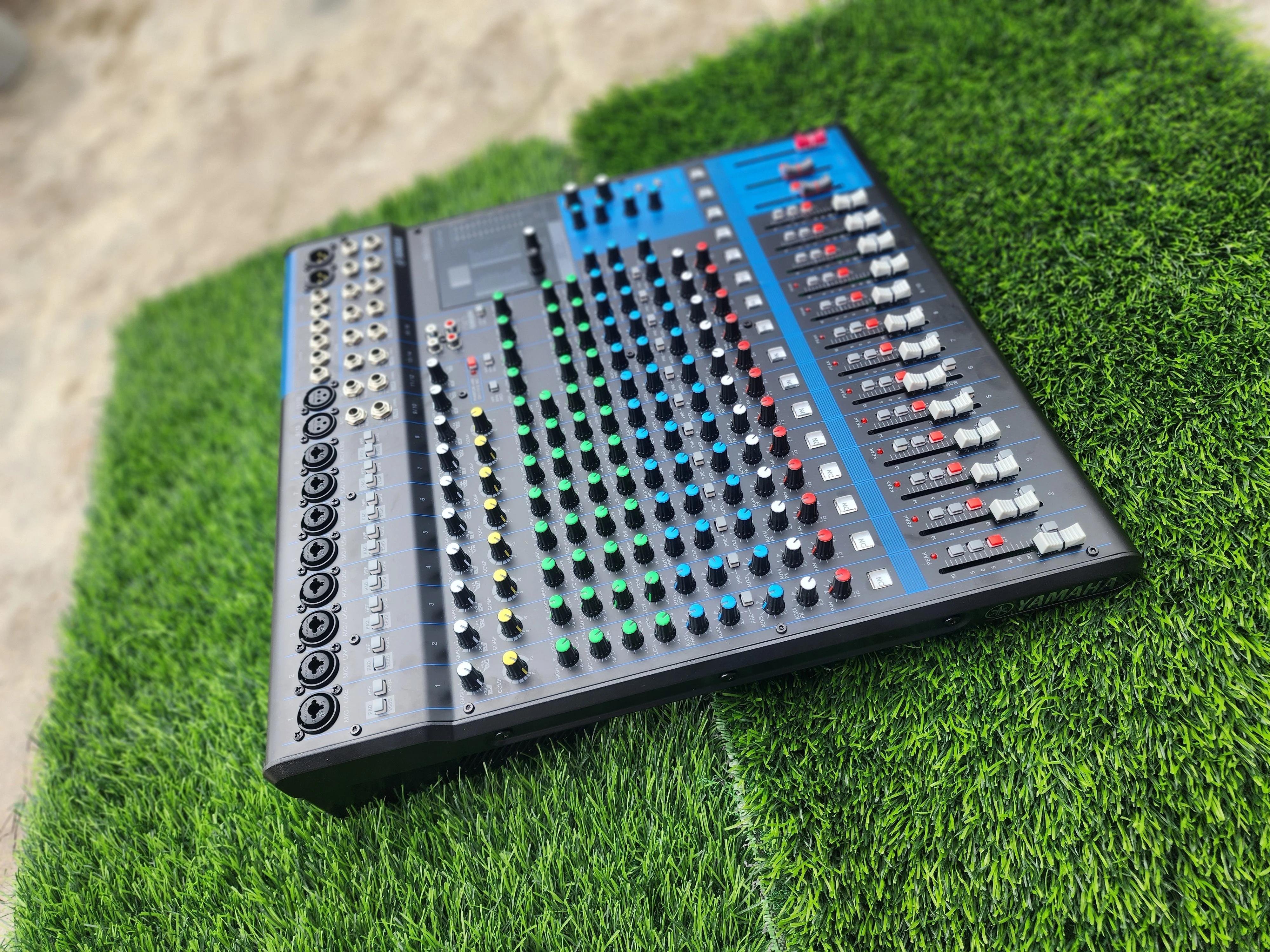Yamaha MG16XU 16-Channel...