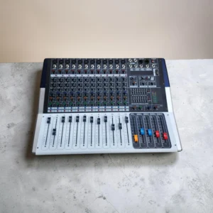Yamaha phy 12 channels powered mixer