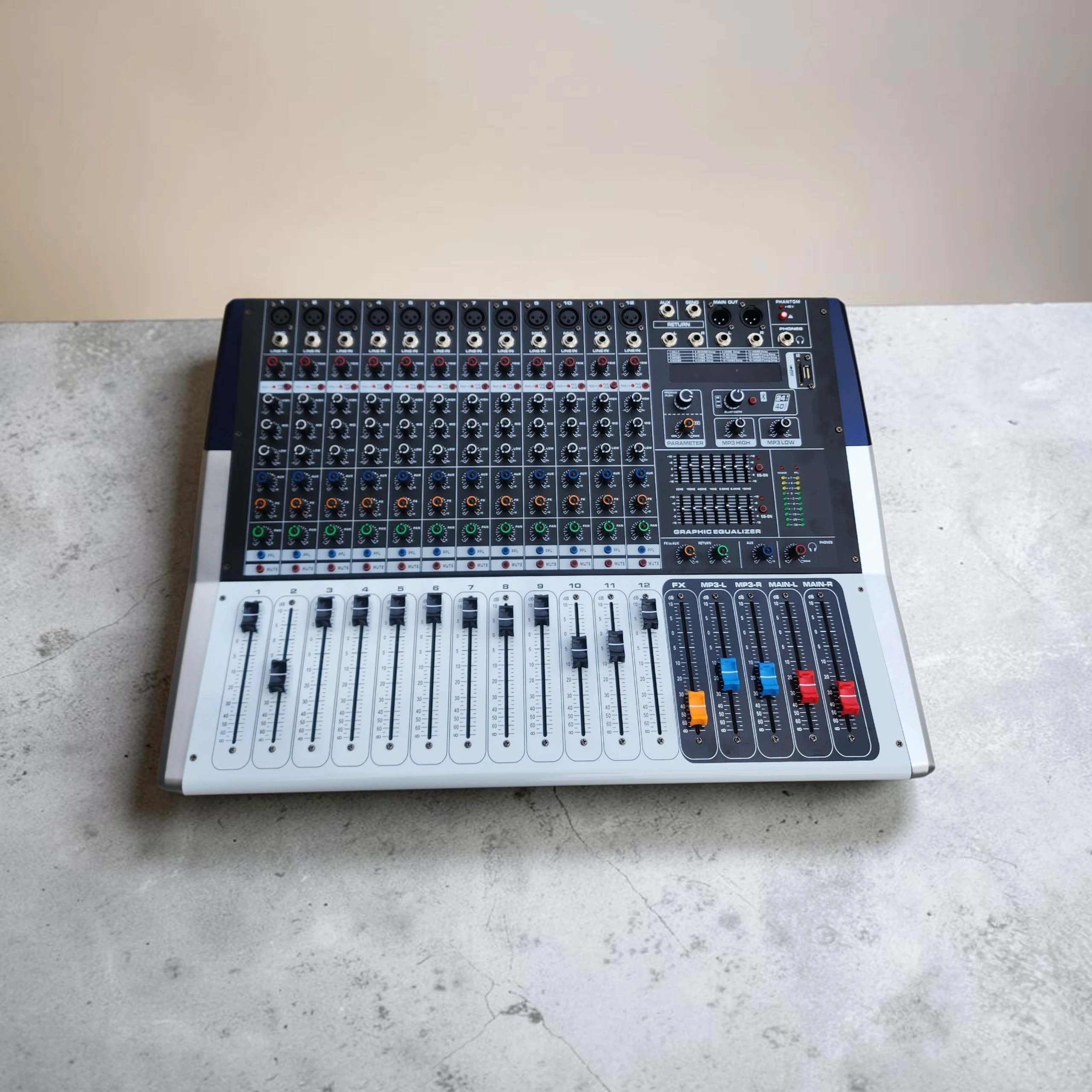 Yamaha phy 12 channels powered mixer