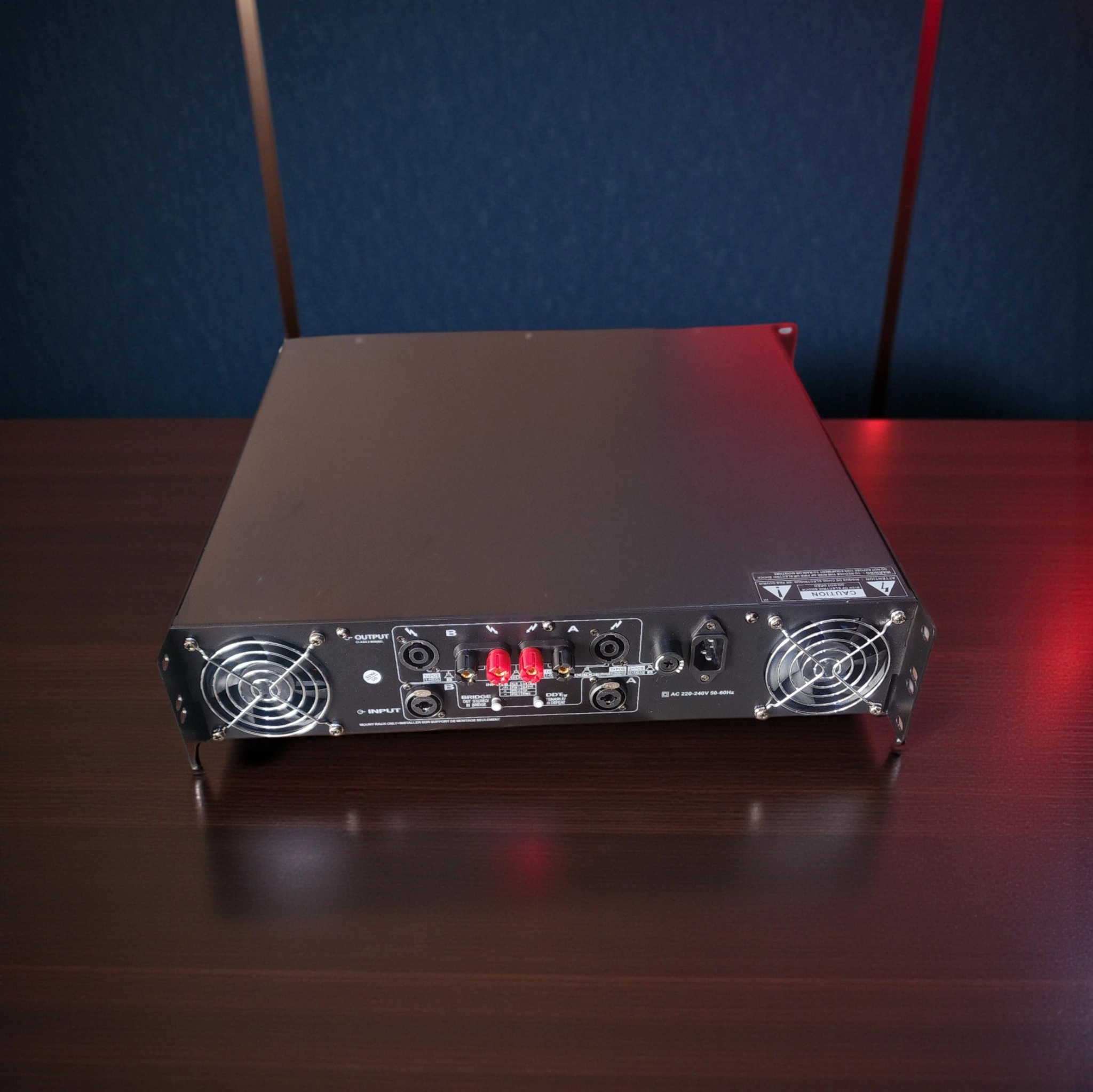 peavey CS 4000 power amplifier