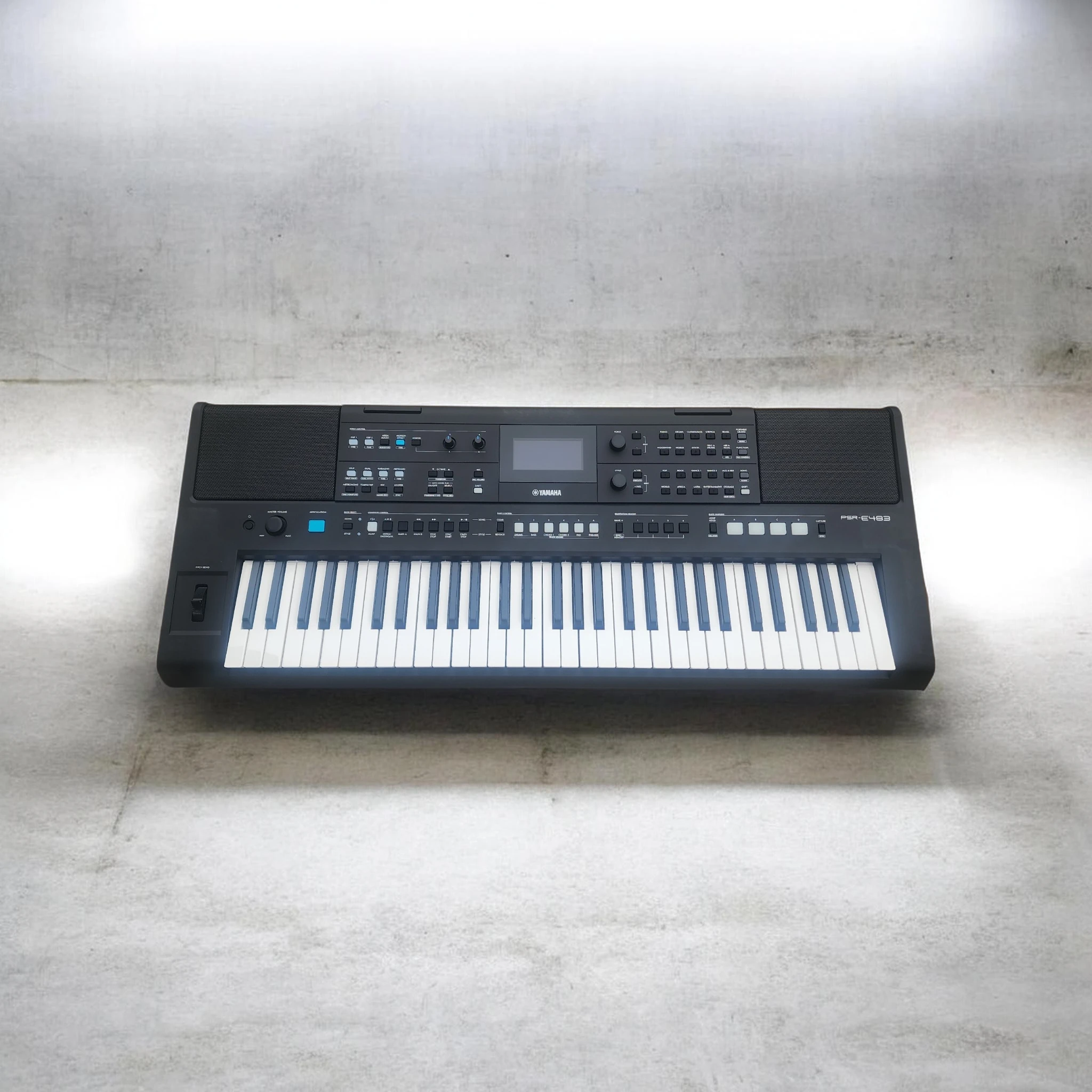 Yamaha PSR E483 keyboard